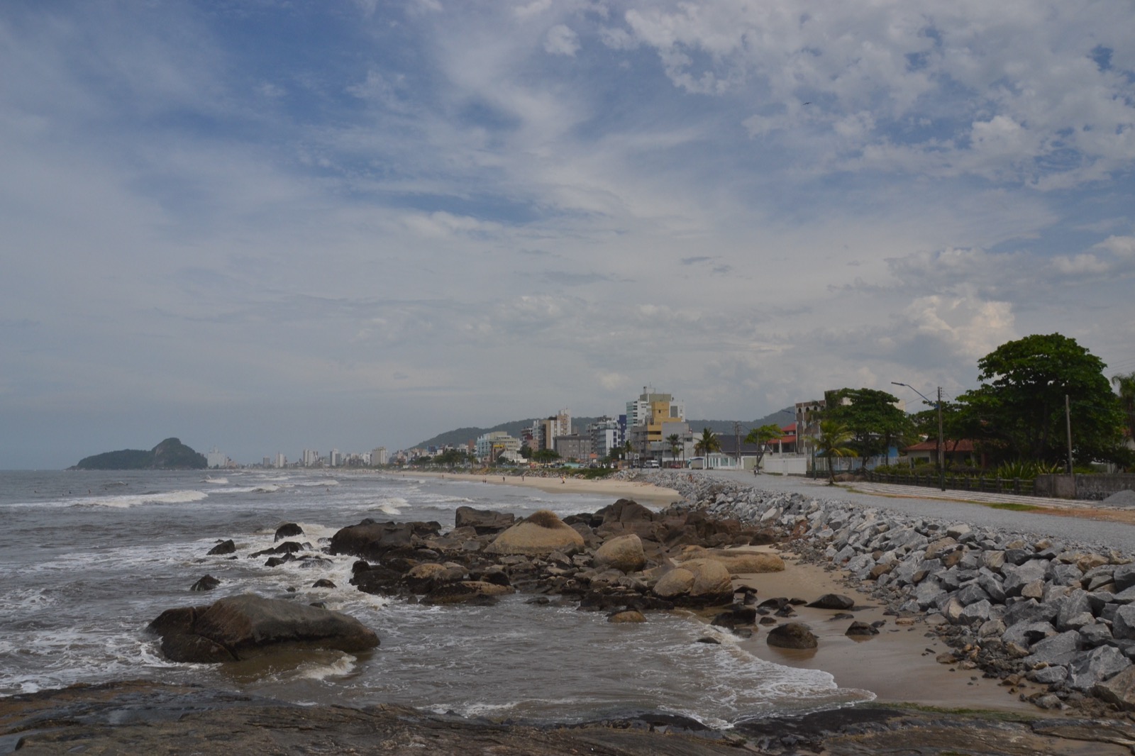 Praia e balneabilidade no litoral paranaense